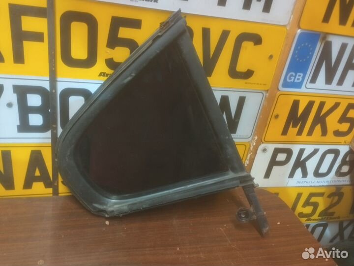 Форточка двери задней левой Volvo s60 1