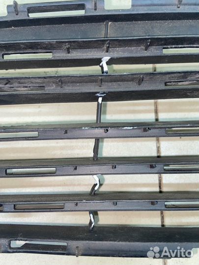 Решетка радиатора передняя Ford Focus