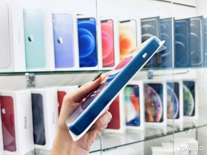 Чехол на iPhone 14 Pro, синий