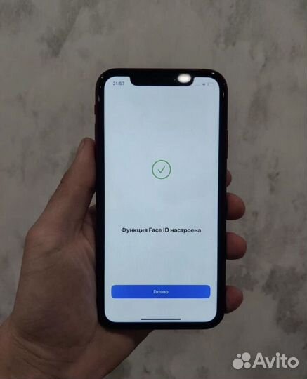 Телефон iPhone XR