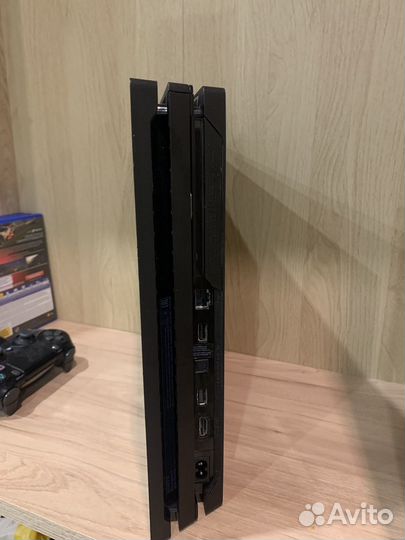 Sony PS4 PRO /1TB/ + 2 Геймпада + Диски