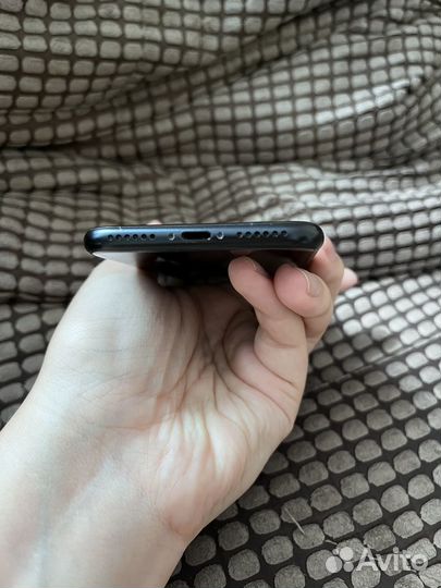 iPhone SE (2022), 64 ГБ