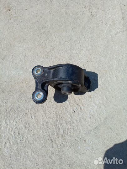 Опора двигателя задняя Хонда Фит 1.5