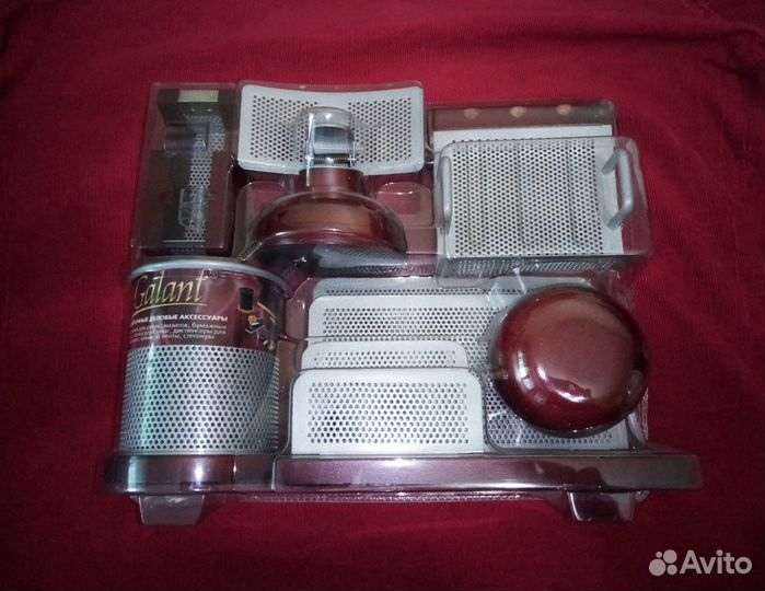 Настольный набор канцтоваров Galant. Новый