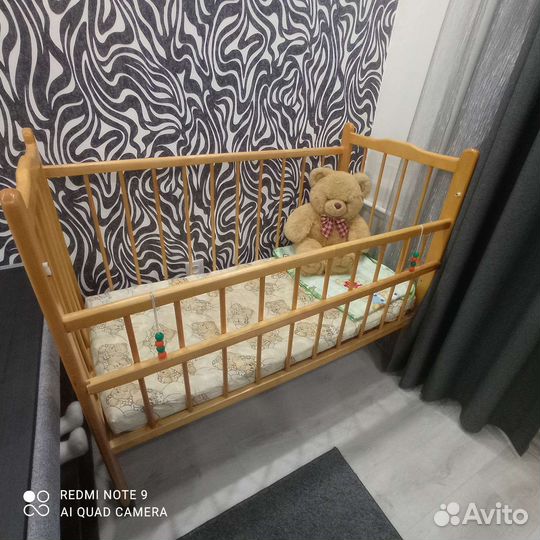 Кроватка детская с матрасом и бортиками