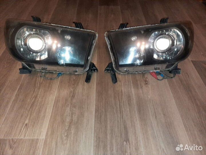Toyota sequoia фары