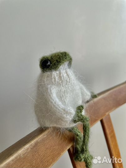 Лягушка вязаная ручная игрушка подарок сувенир