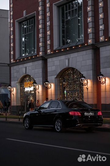 Аpeнда Mercedes E200. Пpокaт роскошного Мерседеса