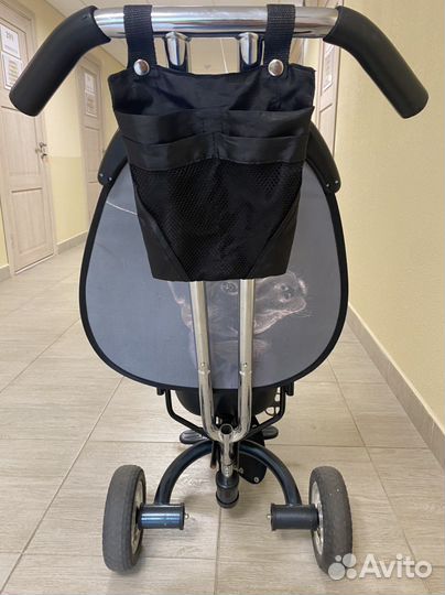 Трехколесный велосипед с ручкой