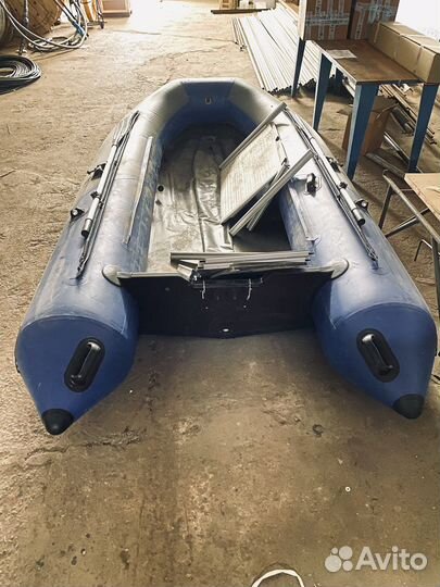 Лодка надувная моторная