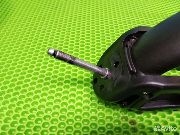 Вилка колеса N 02 на детскую коляску