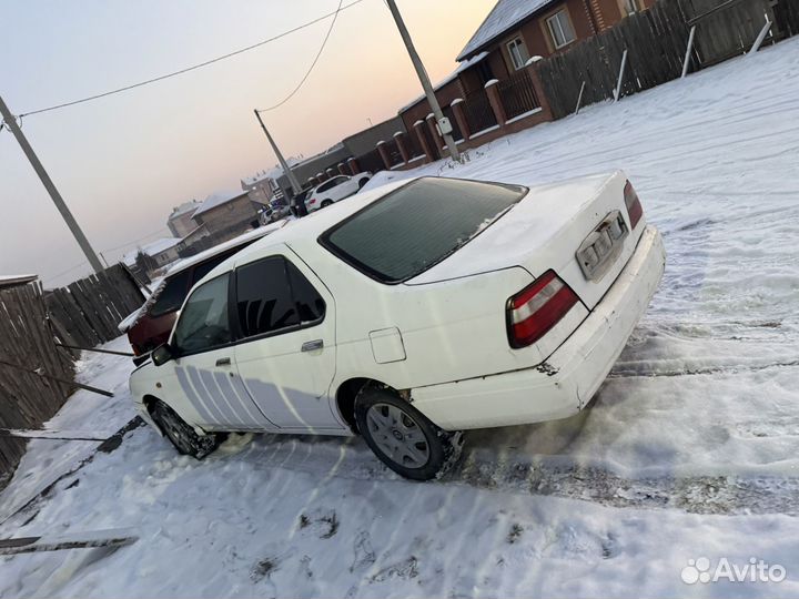 Nissan Bluebird 1.8 AT, 1999, 100 000 км