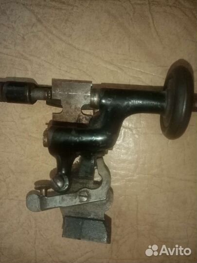 Челнок для швейной машины зингер