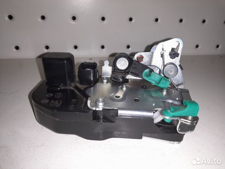 Chrysler Sebring / Dodge Stratus Замок двери Новый