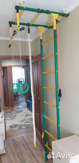 Шведская стенка с турником