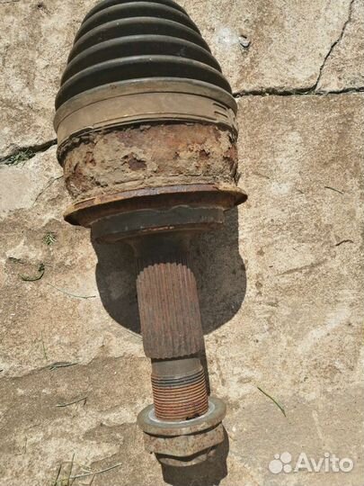 Задняя полуось