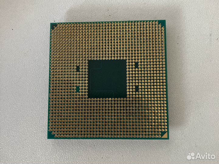 Процессор AMD Ryzen 5 PRO 2400G