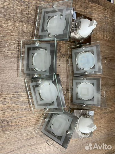 Светильники с лампочками