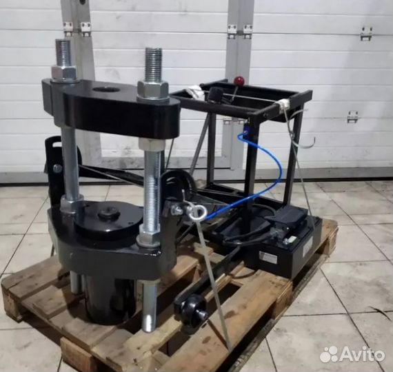 Вш95-300 Выпрессовщик шкворней с тележкой 106 тонн