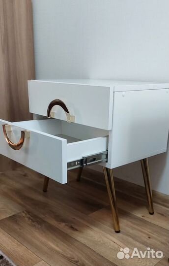 Тумба прикроватная белая