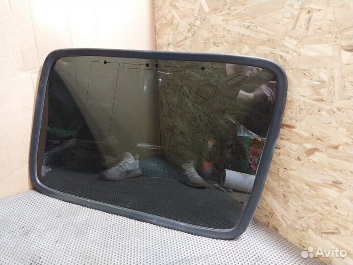 Стекло заднее заднее правое Mercedes-Benz G-Class