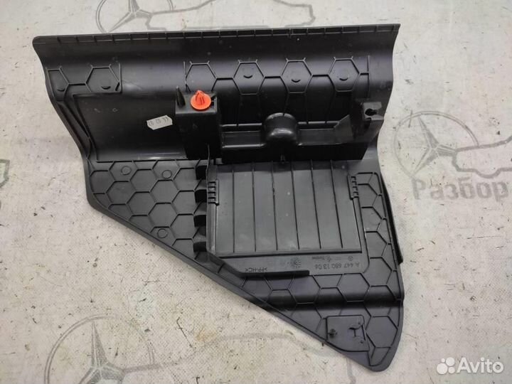 Накладка порога внутренняя W447 V-class 622.851