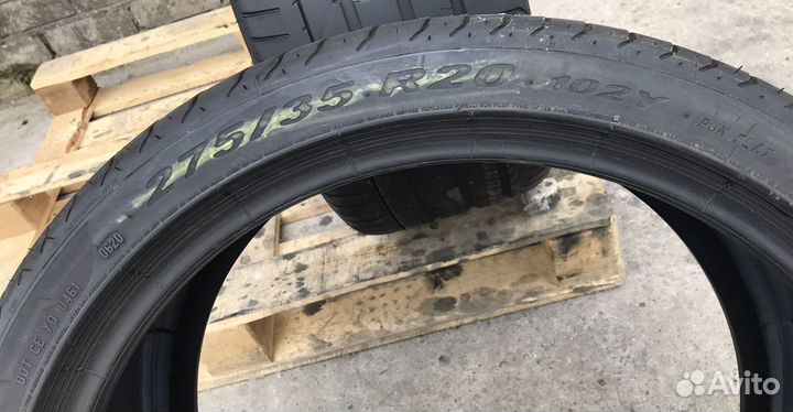 Pirelli P Zero 275/35 R20