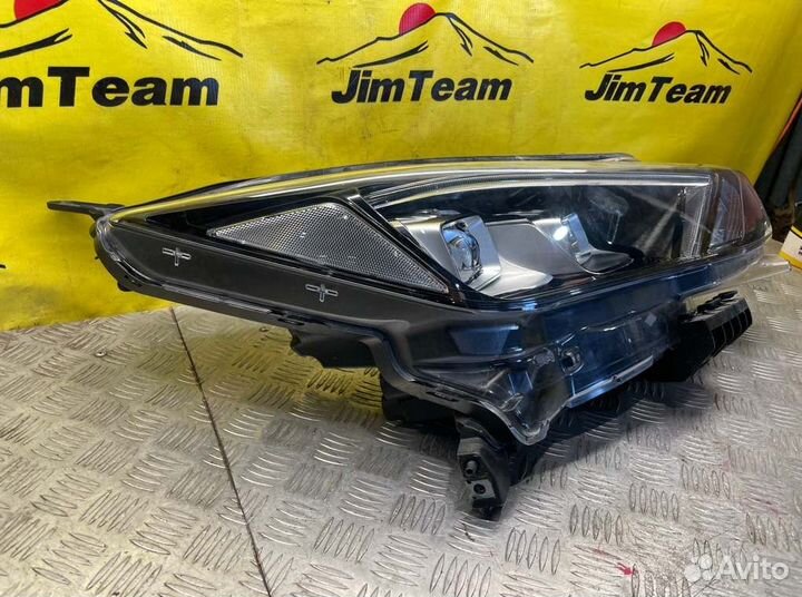 Фара в сборе правая Nissan Leaf ZE1 2017