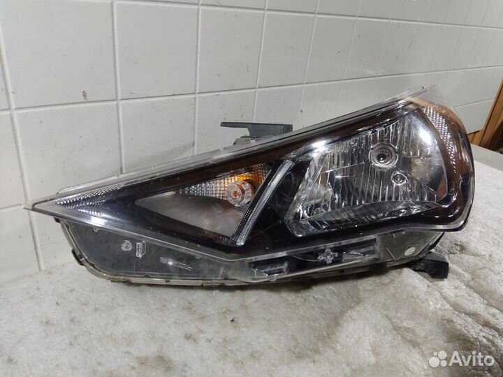Фара галоген передняя левая Hyundai Solaris 2