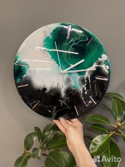 Часы из эпоксидной смолы на заказ