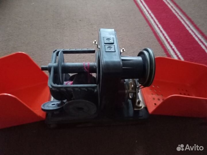 Электрическая прялка для шерсти