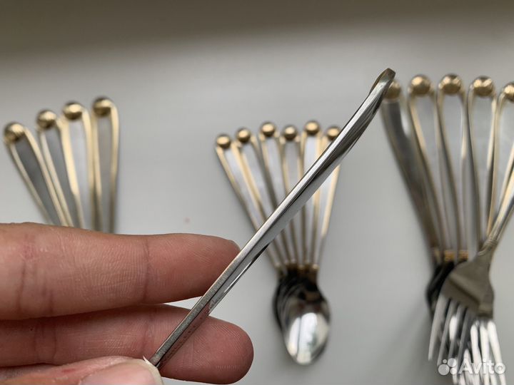 Набор столовых приборов 18 предметов(ложки,вилки)