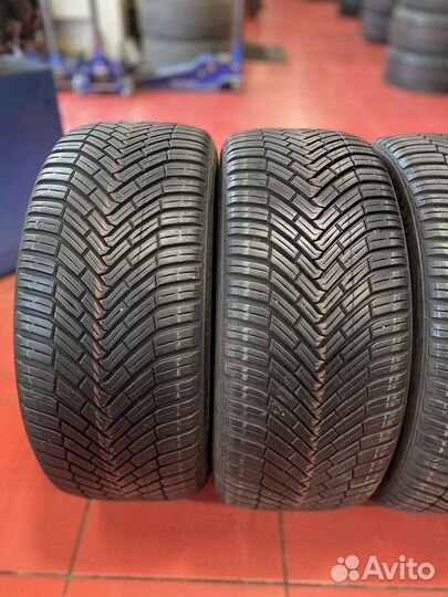 Continental AllSeasonContact 215/45 R16