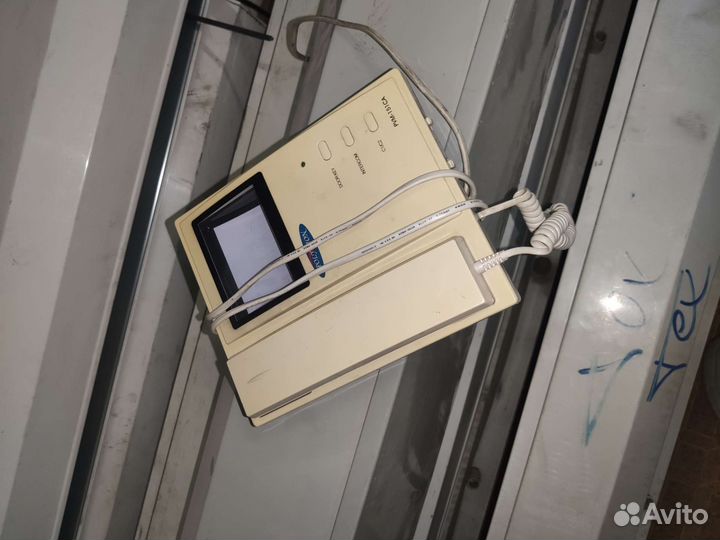 Телефон с видеодомофоном