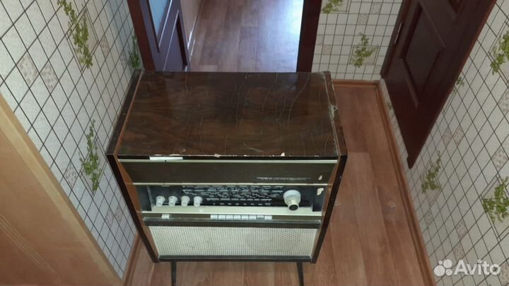 Радиола, транзистор