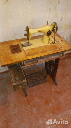 Швейная машинка Тикка