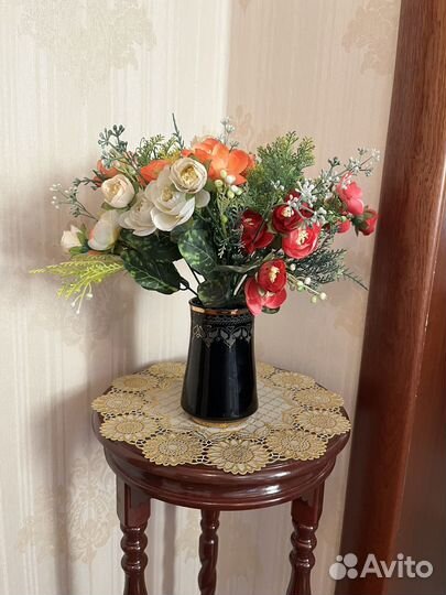 Декоративный букет в вазе