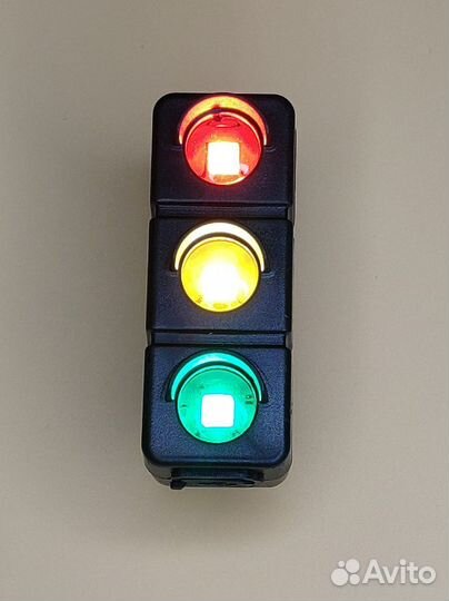 Велосипедный фонарь в виде светофора