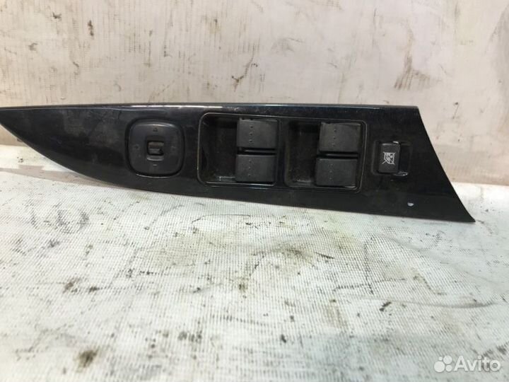 Блок управления стеклоподъемниками передний левый