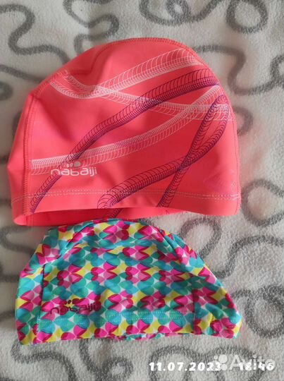 Купальники и шапочки на 7-9 лет