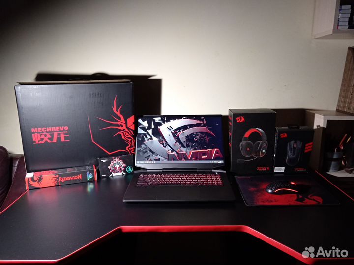 Игровой комплект Ноутбук+наушники+мышь+коврик