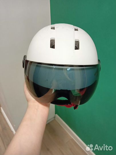 Горнолыжный шлем