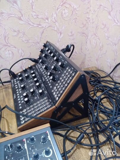 Стойка для 2х moog и универсальная стойка