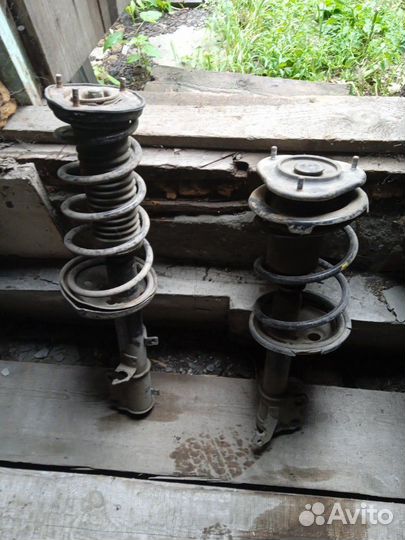 Продам стойки от тайоты каролла ее кузов 101