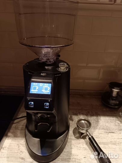 Аренда кофемашины и кофемолки Simonelli