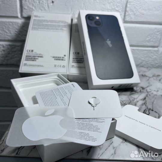 Коробка iPhone 13