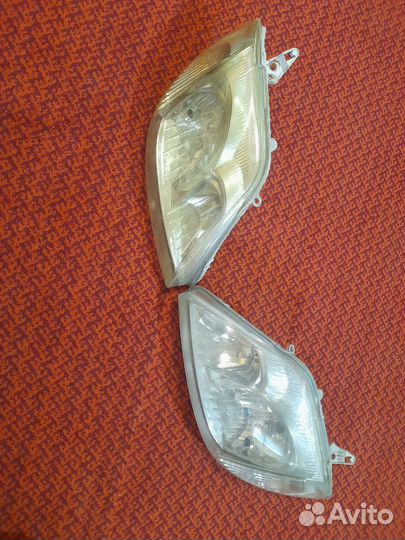 Передние фары на Toyota Corolla 120 кузов