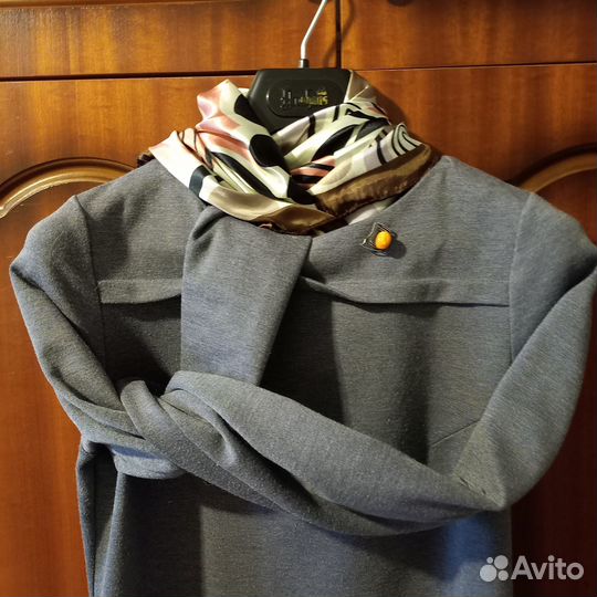 Винтажная брошь янтарь