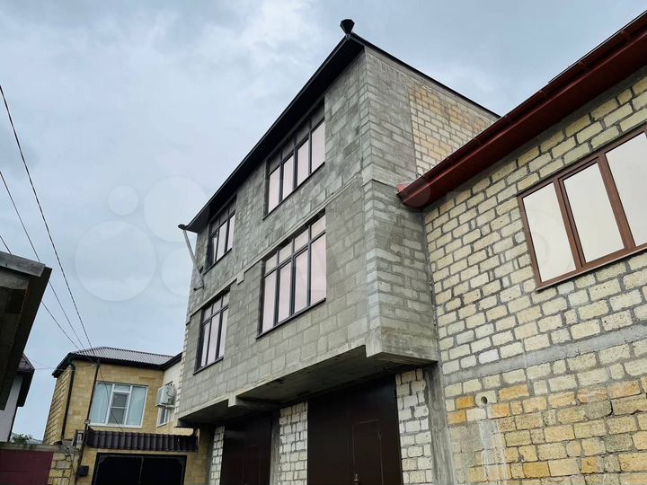 Дом 466,9 м² на участке 2 сот.