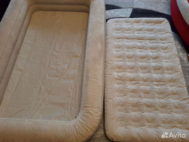 Детская надувная кровать с бортиками intex